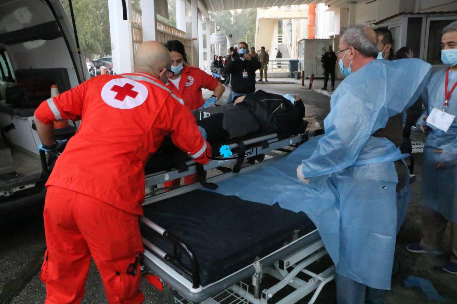 مناورة في مستشفى رفيق الحريري حول الكفاءة والجهوزية لمواجهة أي عدوان على لبنان (صور)